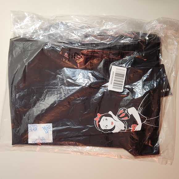 ❤️NWT VINTAGE TORRID SNOW WHITE EVIL QUEEN -  CROP LEGGING - DISNEY VILLAINS 4X - Picture 11 of 16